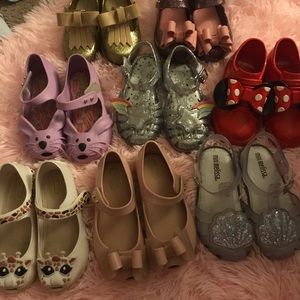 EIGHT PAIRS OF EUC MINI MELISSAS SIZE 9